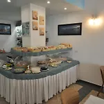 Mistral 3* مارينا دي كامبو
